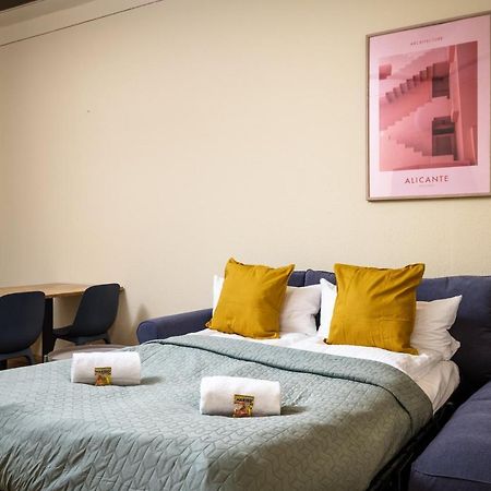 Super Zentral Super Schoener Altbau In Moabit Rostockerstrasse Im Herzen Von Berlin Fuer Bis Zu 6 Personen Eksteriør billede