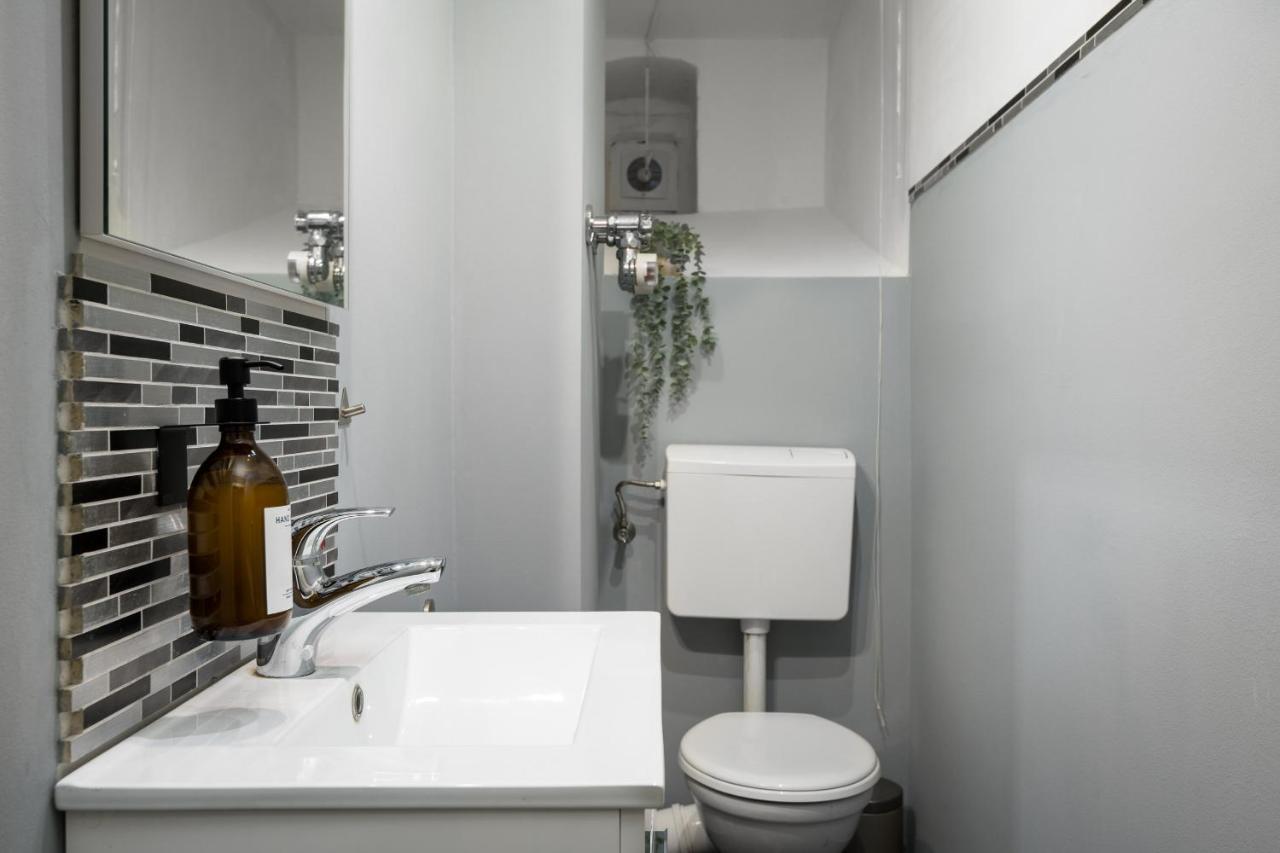 Super Zentral Super Schoener Altbau In Moabit Rostockerstrasse Im Herzen Von Berlin Fuer Bis Zu 6 Personen Eksteriør billede