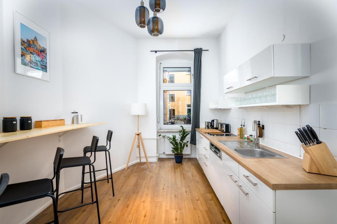 Super Zentral Super Schoener Altbau In Moabit Rostockerstrasse Im Herzen Von Berlin Fuer Bis Zu 6 Personen Eksteriør billede